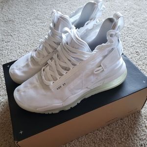 Air Jordan Protomax 720 white size 7
